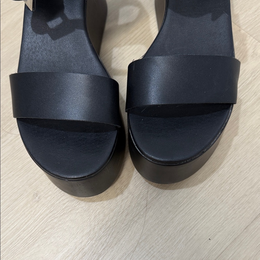 Steve Madden Black Platform Sandals - Picture 5 of 7